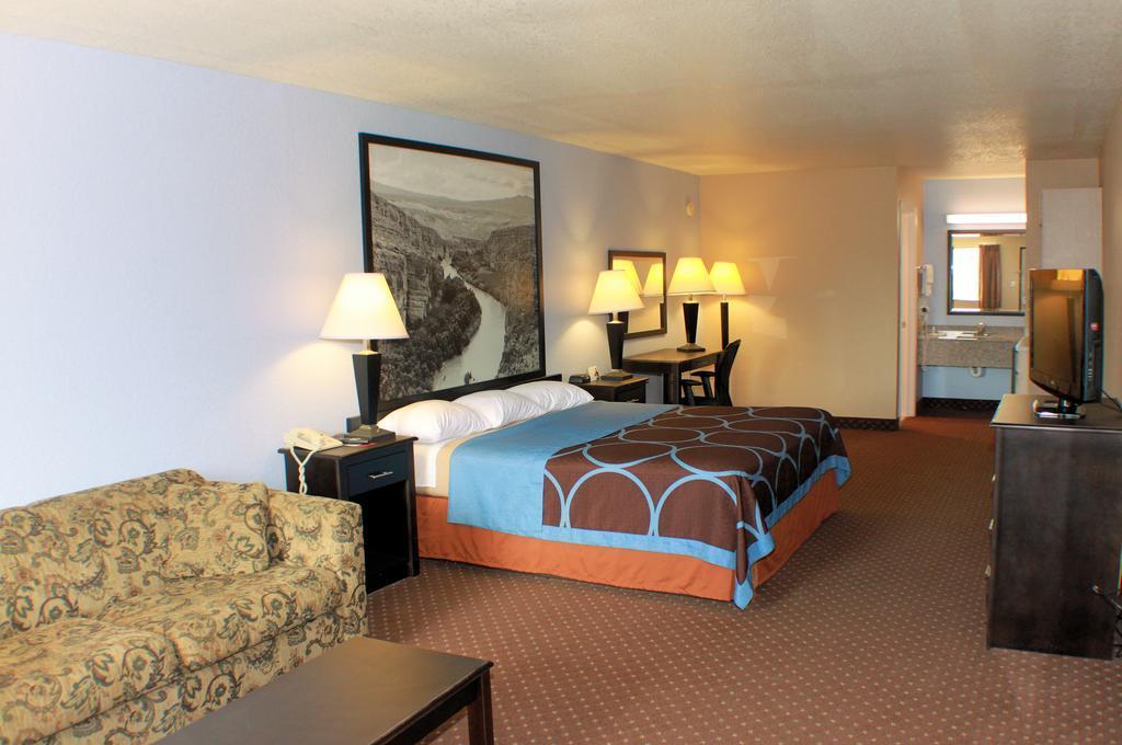 Hill Country & - New Braunfels, Gruene 3*