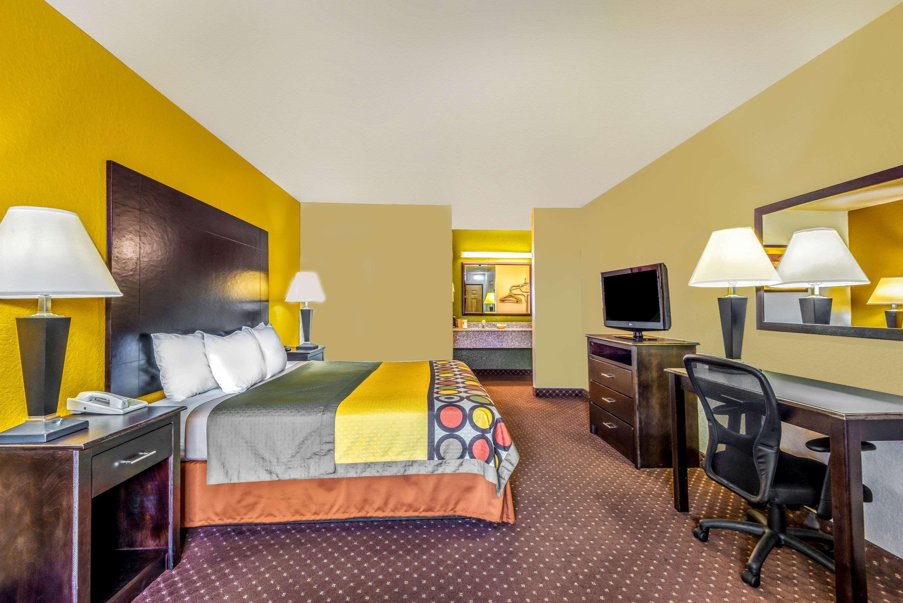 Hill Country & - New Braunfels, Gruene Hotel